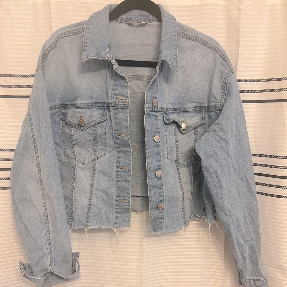 No Boundaries cropped distressed denim jacket LARGE